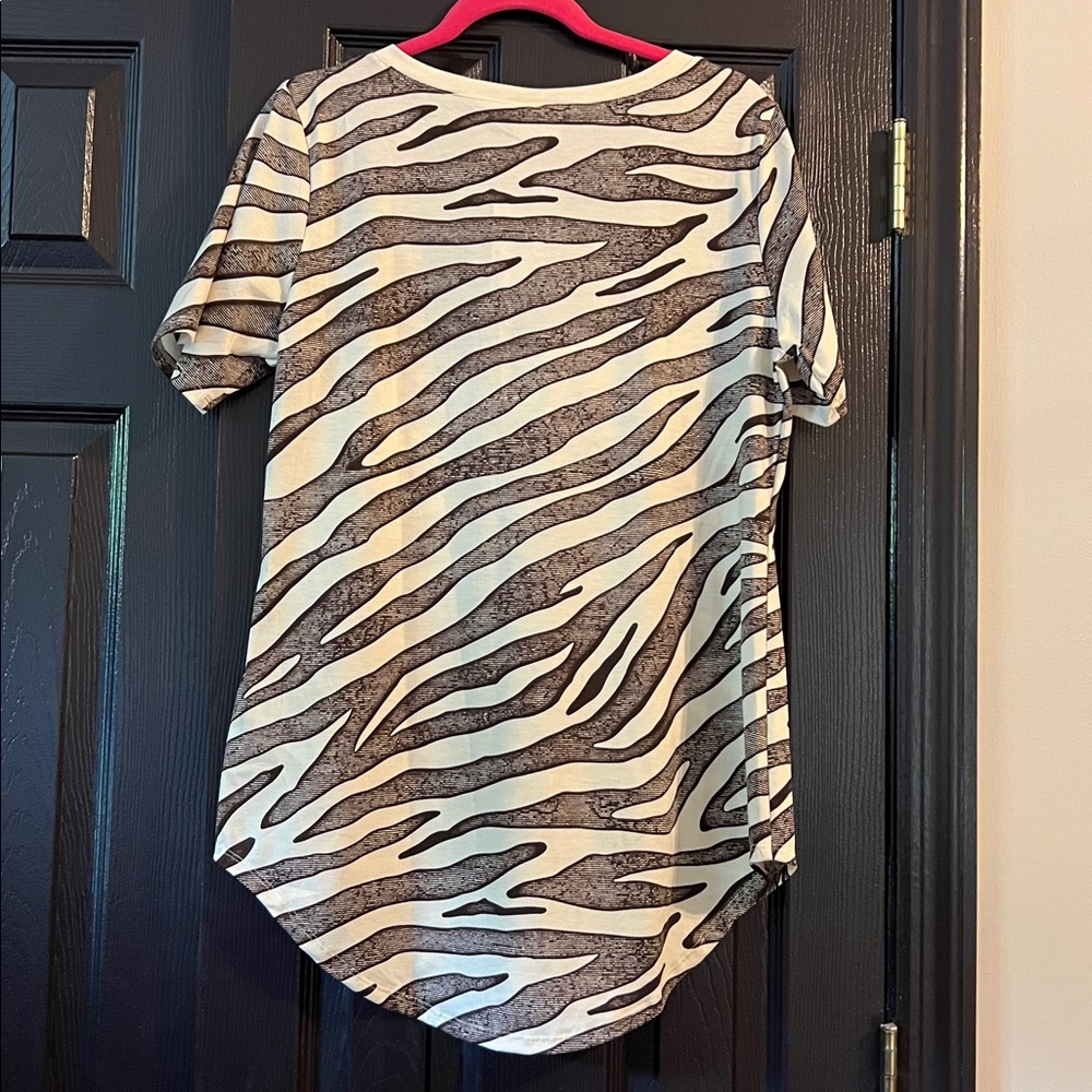 LuLaRoe Iris Top - Small - Picture 8 of 11